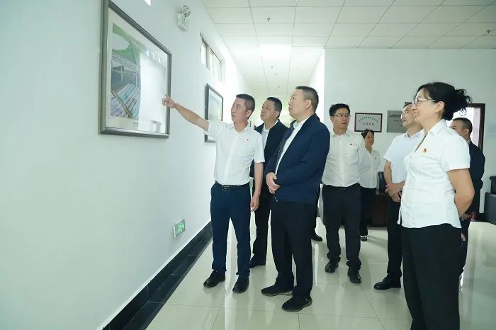 1655690864306438.jpg 2022-06-17-陳祖軍調(diào)研公司時強(qiáng)調(diào): 凝心聚力 聚焦主業(yè) 爭當(dāng)集團(tuán)施工板塊的單項冠軍.jpg